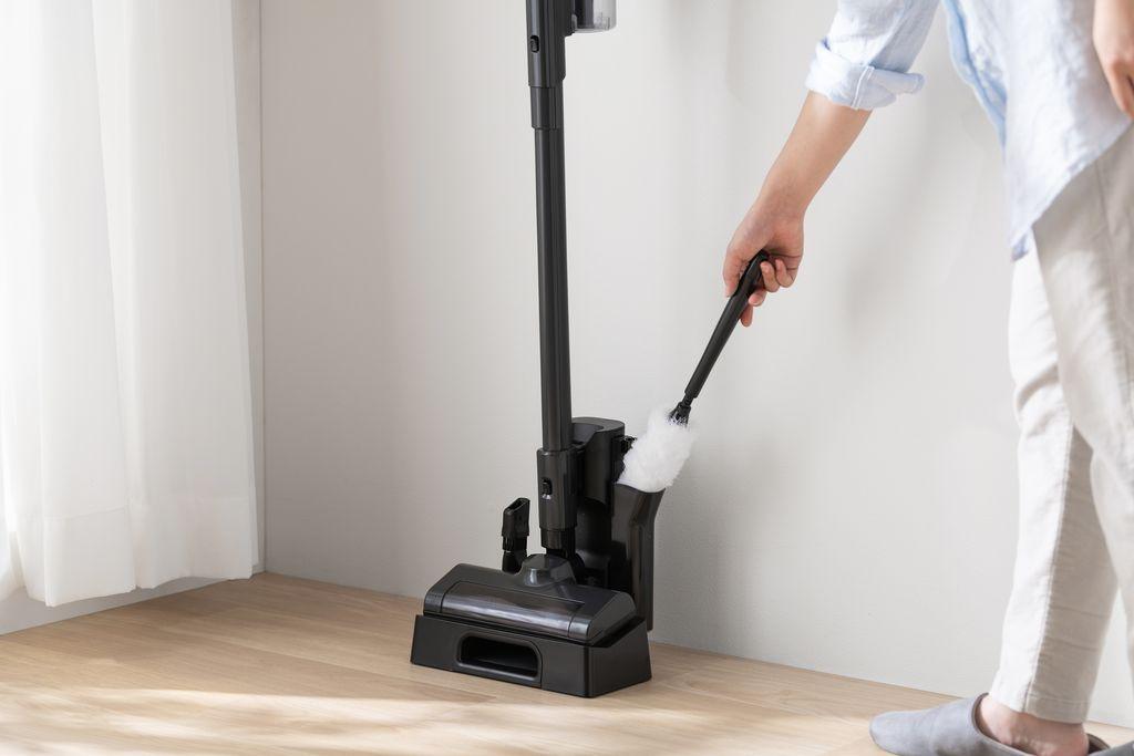 掃除機 充電式サイクロンスティッククリーナー  アイリスオーヤマ ブラック 充電式クリーナー サイクロンスティッククリーナー ハンディ スティック 軽量 2WAY 充電式 パワフル 吸引力 コンパクト 小型 自走式 おすすめ 人気 アイリス 充電スタンド SCD-185PM-BH ナチュラルブラック