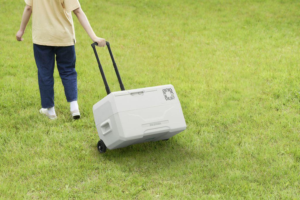 ポータブル冷蔵冷凍庫 30L 冷蔵庫 冷凍庫 DC電源 AC電源 USBポート アイリスオーヤマ 家電 アウトドア ポータブル サブ冷蔵庫 サブ冷凍庫 車載 フリーザー BBQ 小型冷蔵庫 小型冷凍庫 IPD-3B-W　ホワイト