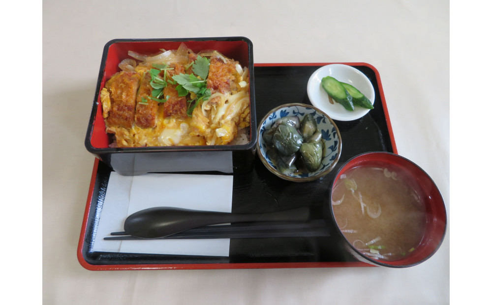 角田市民ゴルフ場食事セットプレー利用券（土・日・祝祭日）【宮城県角田市】