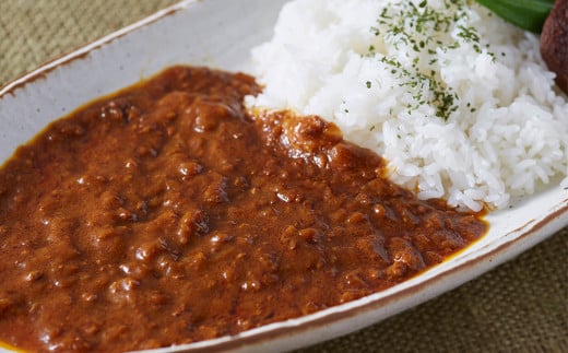 【伊達の純粋赤豚】赤豚カレー 6箱セット (200g×6箱) 宮城県産 豚肉 豚 レトルト 簡単調理 備蓄 【有限会社伊豆沼農産】 tm066