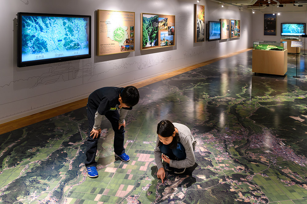 栗駒山麓ジオガイドチケット コース1 大地の変動と人びとのいとなみを知る