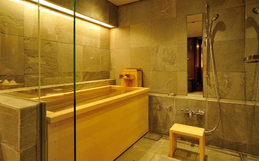 竹泉荘ジュニアプレミアスイート　平日ペア宿泊券（1泊2食付）　【04301-0298】