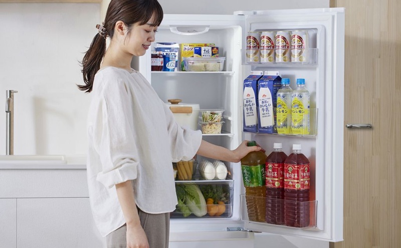 冷凍冷蔵庫 170L IRSD-17A-WH ナチュラルホワイト 冷蔵庫 2ドア アイリスオーヤマ 直冷式 スリム 冷蔵 冷凍庫 薄型 右開き 新生活 一人暮らし