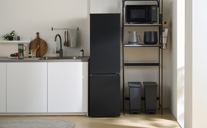 冷凍冷蔵庫 170L IRSD-17A-BH ナチュラルブラック 冷蔵庫 2ドア アイリスオーヤマ 直冷式 スリム 冷蔵 冷凍庫 薄型 右開き 新生活 一人暮らし