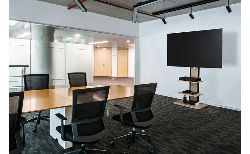 テレビ台 スタンドテレビ台 UTS-700R-LN ライトナチュラル テレビスタンド ハイタイプ おしゃれ アイリスオーヤマ  テレビ台 壁掛け風 テレビ台 木目調 テレビボード スタンドテレビ台 省スペース スリム 高さ調節 自立 新生活 65型 65インチ