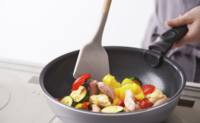 調理器具 キッチンツール7点＋スタンドセット KT-7SS グレージュ キッチンツール セット シリコン 吊り下げ おしゃれ 木製 スタンド 収納 7点 スタンド アイリスオーヤマ 調理道具 キッチン フライ返し おたま ヘラ トング