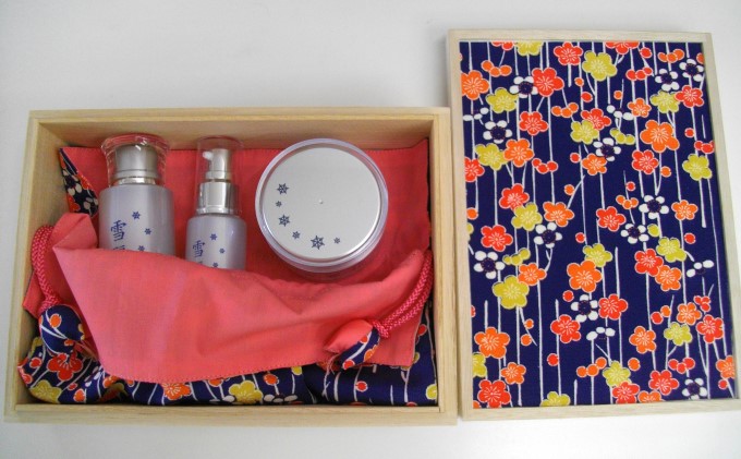 雪麗花 美白スキンケアセット＆着物地の巾着袋（木箱入り）