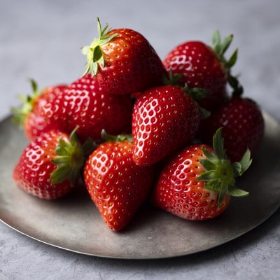 (農場直送)ミガキイチゴ・ゴールド(420g)【配送不可地域：離島】