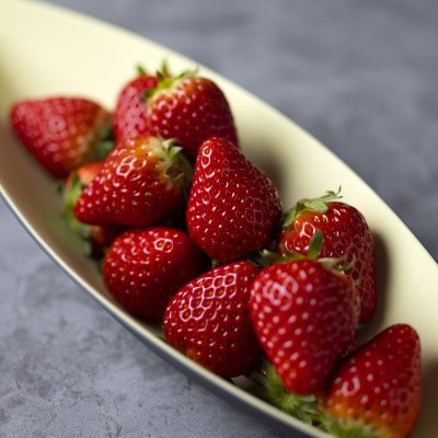 (農場直送)ミガキイチゴ・レギュラー(250g×4パック)【配送不可地域：離島】