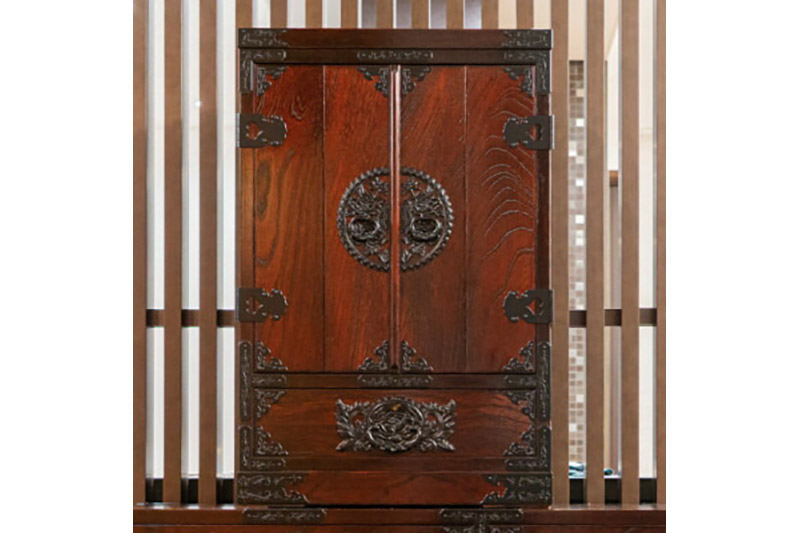 仙台箪笥 仙台仏壇23号 中2段 拭き漆塗り (申込書返送後、1ヶ月～6ヶ月程度でお届け)