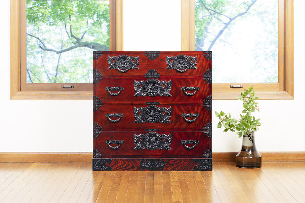 仙台箪笥 三尺箪笥90 拭き漆塗り (申込書返送後、1ヶ月～6ヶ月程度でお届け) 欅産業 職人 おすすめ 船箪笥 [インテリア タンス 収納 家具 和 モダン 高級 和箪笥 小箪笥 伝統 工芸品 仏壇 仏具 神具 飾り棚 欅 漆塗 彫金 金具 装飾 仙台箪笥 船箪笥 舟箪笥 宮城 利府 欅産業]