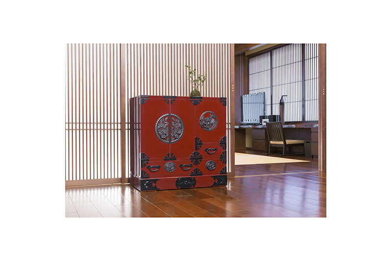 仙台箪笥 帖面箪笥 朱色漆塗り (申込書返送後、3ヶ月～8ヶ月程度でお届け) [仙台箪笥 タンス たんす 小型 高級 工芸品 伝統]