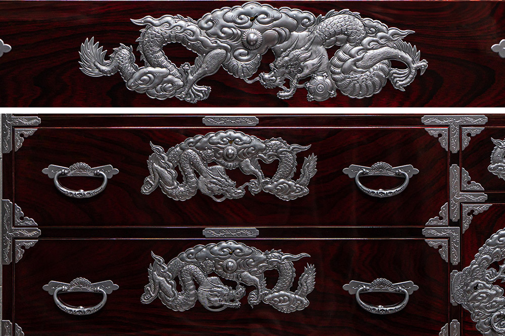 仙台箪笥 四尺野郎箪笥 木地呂漆塗り 彫金手打金具 KD-7BDR（竜尽くし）（お申込書返送後8ヶ月～12ヶ月程度でお届け）