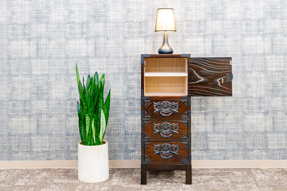 仙台箪笥 35巾脚付すきまチェスト 拭き漆塗り KC-120B （申込書返送後、1ヶ月～6ヶ月程度でお届け） 欅産業 たんす 家具 収納 インテリア