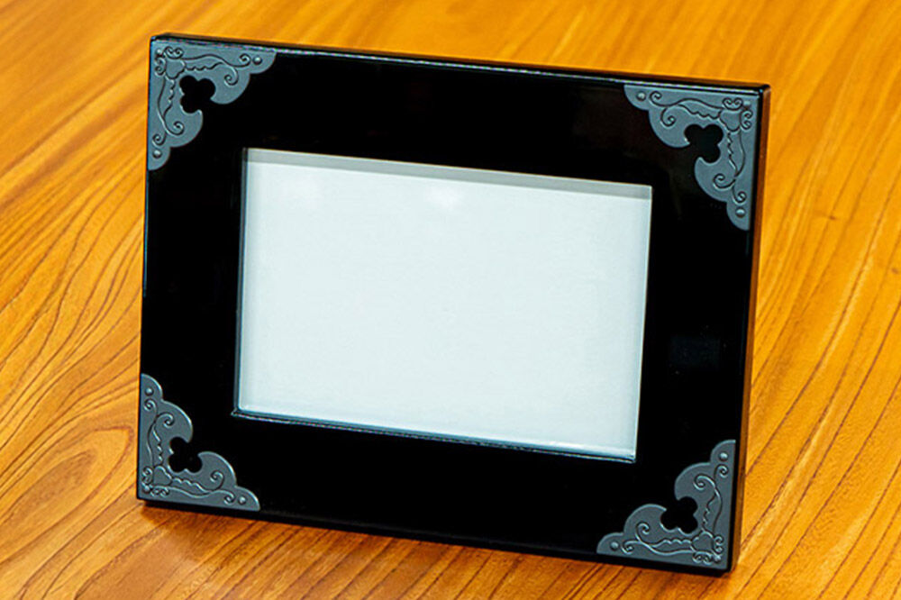 仙台箪笥 フォトスタンド 黒呂漆塗り SB-003KD 小型 高級 工芸品 伝統 写真立て [仙台箪笥 小型 高級 工芸品 伝統 写真立て]