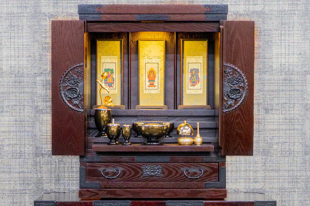 仙台箪笥 仙台仏壇20号 拭き漆調 KH-568（お申込書返送後1ヶ月～5ヶ月程度でお届け）高級 工芸品 伝統