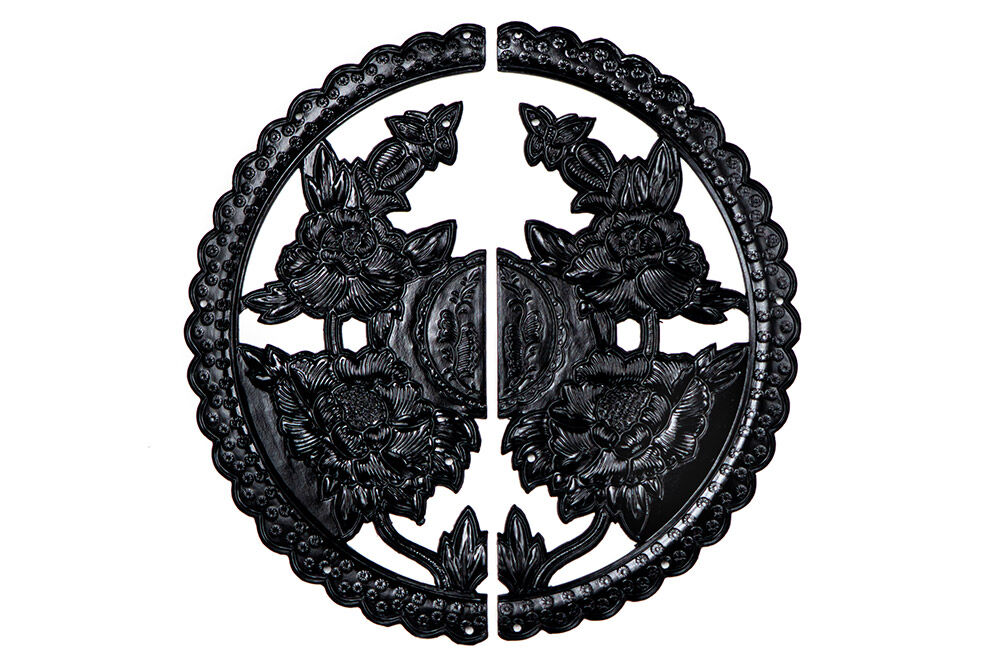 仙台箪笥 両開コンソール 常盤色漆塗り KB-131（お申込書返送後3ヵ月～8ヵ月程度でお届け） 欅産業 職人 おすすめ 船箪笥 [インテリア タンス 収納 家具 和 モダン 高級 和箪笥 小箪笥 伝統 工芸品 仏壇 仏具 神具 飾り棚 欅 漆塗 彫金 金具 装飾 仙台箪笥 船箪笥 舟箪笥 宮城 利府 欅産業]