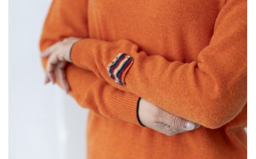 ラウンドネックプルオーバー(キャロット)女性用サイズ:S(36)≪白田のカシミヤ≫