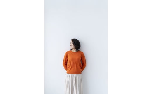 ラウンドネックプルオーバー(キャロット)女性用サイズ:LL(42)≪白田のカシミヤ≫