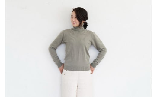   ベビーカシミヤ タートルネックプルオーバー《白田のカシミヤ》男性用サイズ:M（42）サイズ｜ニット タートル 高級 希少 メンズ