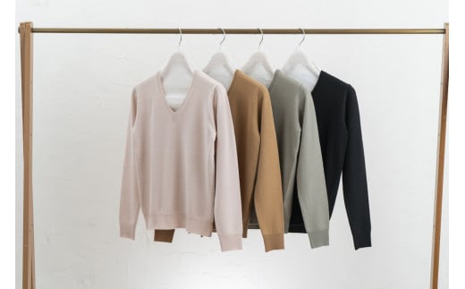   ベビーカシミヤ Vネックプルオーバー 男性用《白田のカシミヤ》男性用サイズ:Ｓ（40）｜ブイネック ニット カシミヤ 100％  高級 希少 メンズ