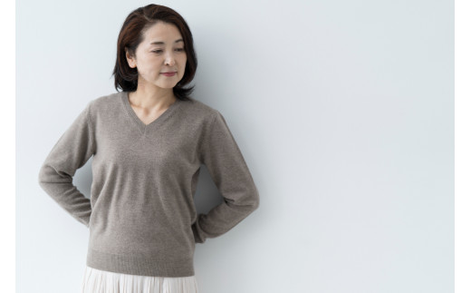 Vネックプルオーバー 度詰（コルク）女性用サイズ:L(40)≪白田のカシミヤ≫