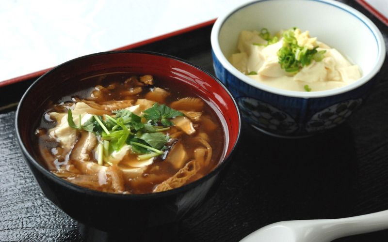 奥州涌谷名産 「おぼろ豆腐」と 油揚・豆乳セット 5種類 / 豆腐 大豆 豆 油揚げ 練り物 練り製品 ご当地 セット 詰め合わせ 農福  【tofuyapj001】