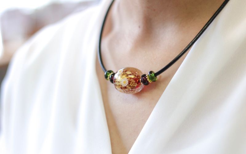 【日本を代表するガラス工芸作家】金彩花とんぼ玉 ネックレス 《黄金の国ジパングの根源をイメージしたとんぼ玉》 / ネックレス アクセサリー 装飾品 工芸品 ガラス工芸 ガラス工房 職人技 手作り ハンドメイド 【bossnonko001】 ネックレス