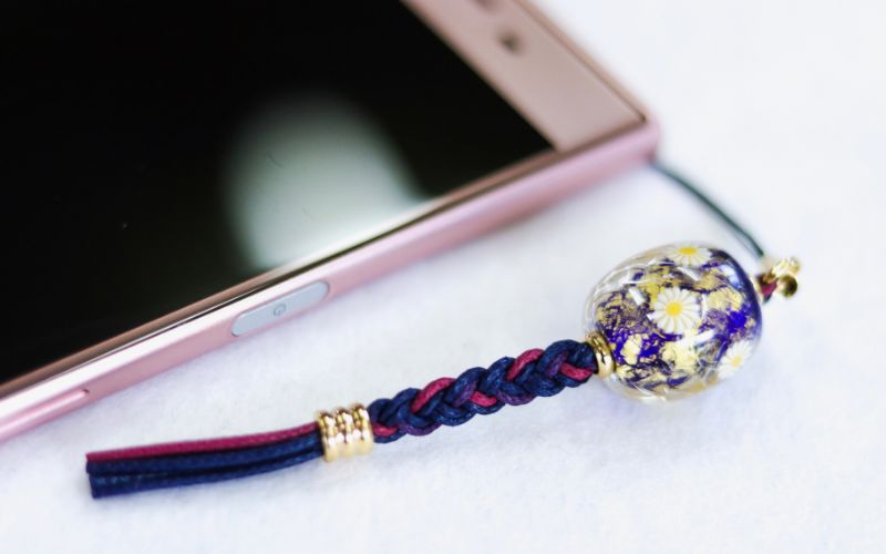 【日本を代表するガラス工芸作家】金彩花とんぼ玉 ストラップ 《黄金の国ジパングの根源をイメージしたとんぼ玉》 / ストラップ アクセサリー 装飾品 工芸品 ガラス工芸 ガラス工房 職人技 手作り ハンドメイド  【bossnonko002】 ストラップ