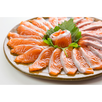 養殖銀鮭「銀王」刺身用サク2本(半身1枚分)　約700g【配送不可地域：離島】