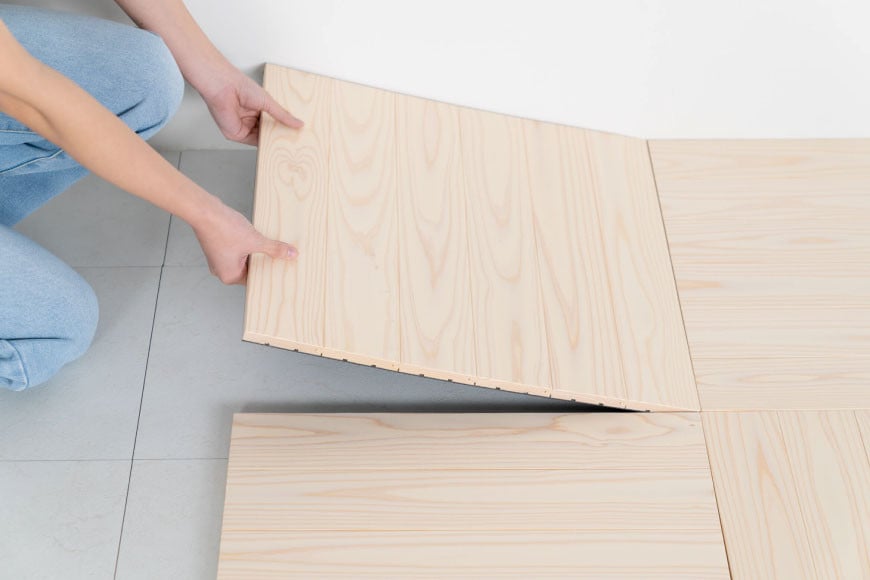 ウッドタイル ひだまりタイル 48cm×48cm クリア 8枚入 [丸平木材 宮城県 南三陸町 30bf0001] タイル 木材 木 DIY ウッドパネル セット 杉 家具 フローリング 無垢材 木目 リフォーム