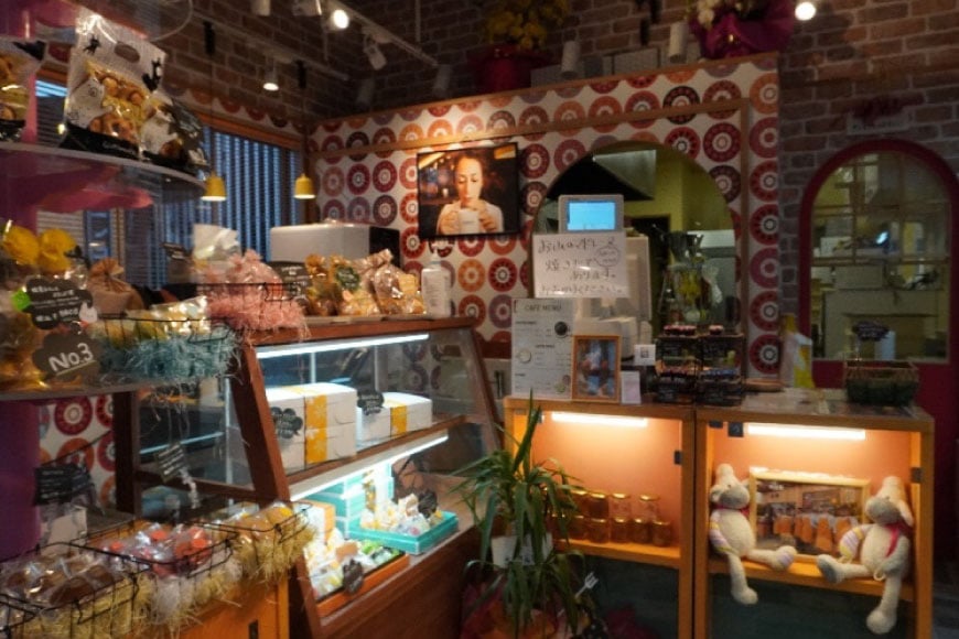 【TVで紹介！】 菓子 お山のマドレーヌ 12個入り [オーイング・K 宮城県 南三陸町 m304amh790005] お菓子 マドレーヌ 洋菓子 焼き菓子 おかし おやつ スイーツ デザート 焼菓子 手土産 個包装