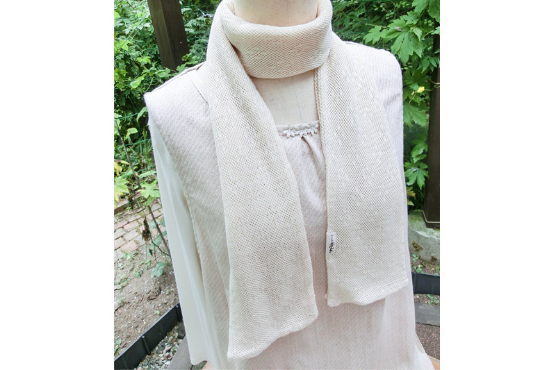誰にでも似合う！上品な生成りカラーのオーガニックコットンレースストール