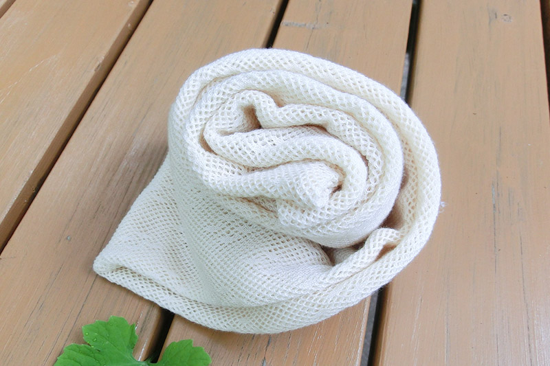 誰にでも似合う！上品な生成りカラーのオーガニックコットンレースストール