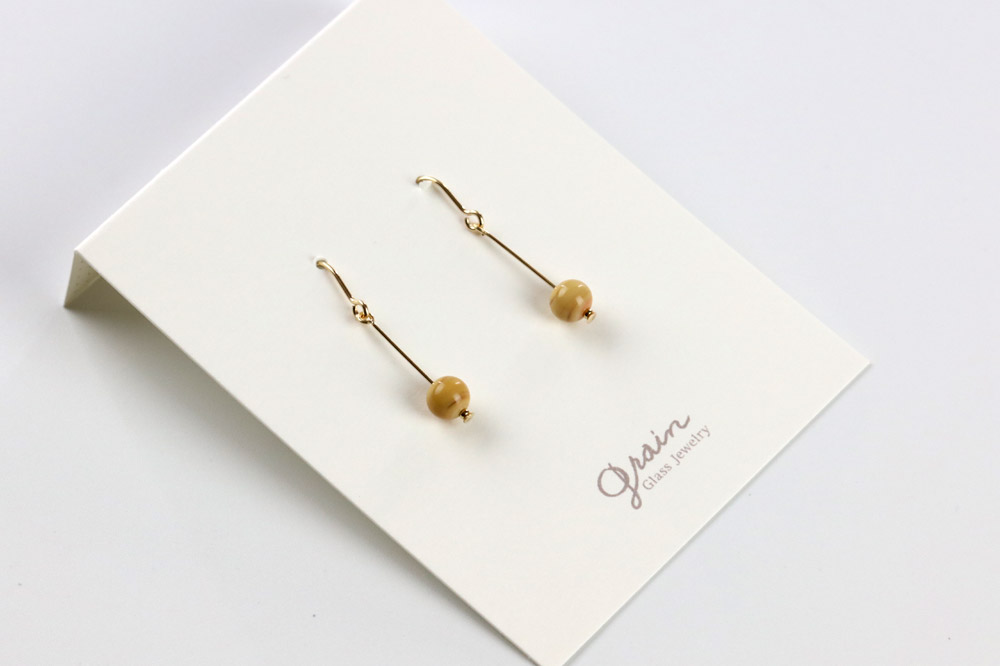 一粒ピアス 【オパールイエロー】ガラスジュエリー Glass Jewelry grain アクセサリー 秋田