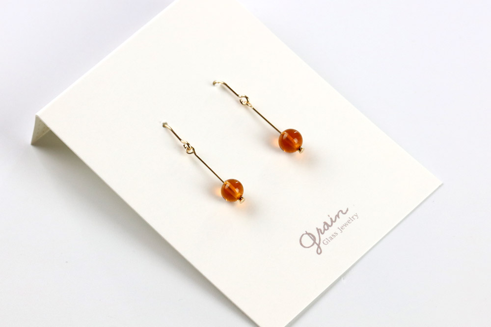 一粒ピアス 【ライトトパーズ】ガラスジュエリー Glass Jewelry grain アクセサリー 秋田