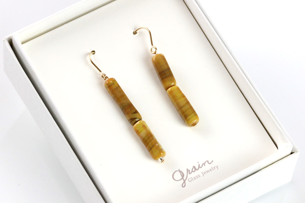 rodピアス 【キャラメル】ガラスジュエリー Glass Jewelry grain アクセサリー 秋田