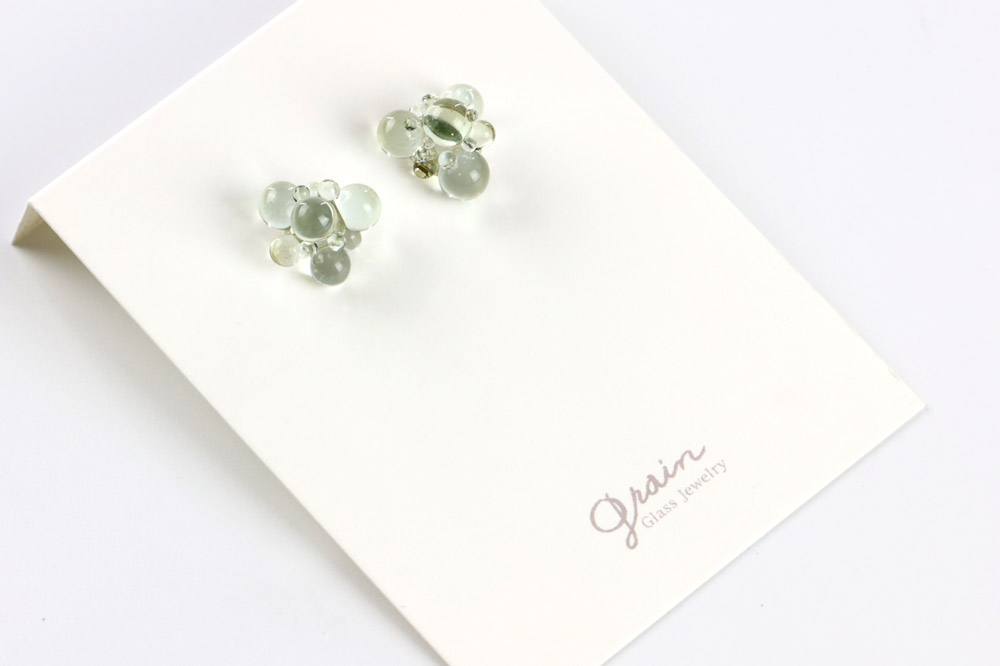 bubbleピアス 【ライトグレー】ガラスジュエリー Glass Jewelry grain アクセサリー 秋田