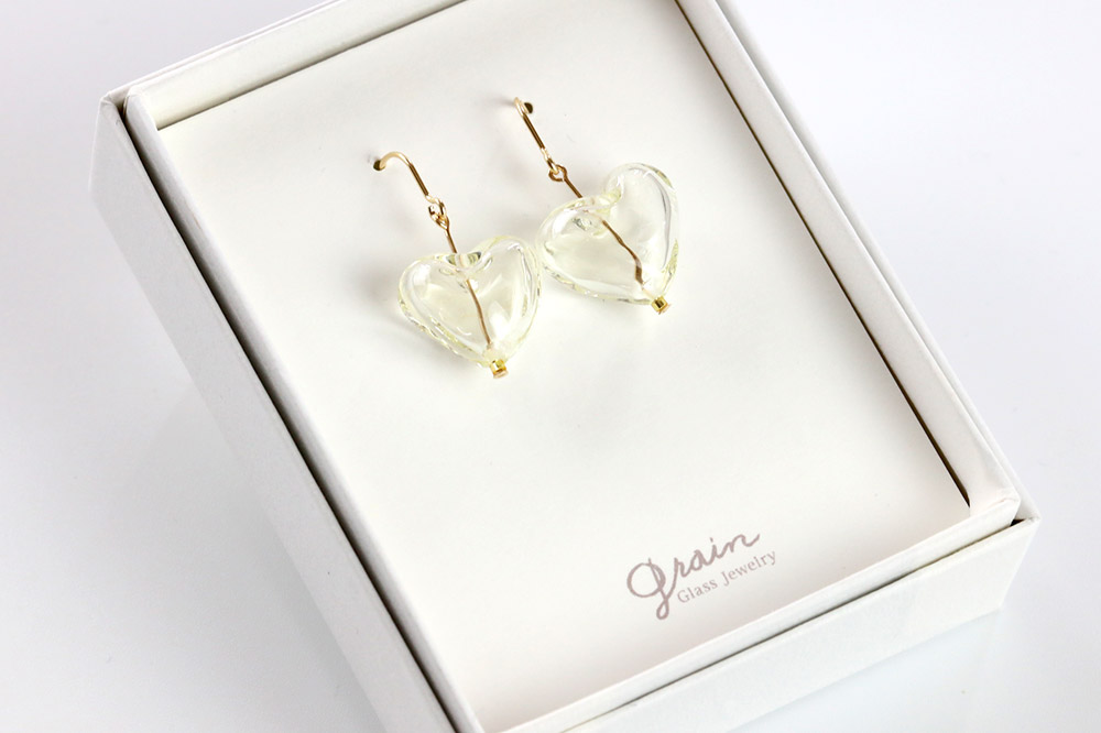 heartピアス 【クリア】ガラスジュエリー Glass Jewelry grain アクセサリー 秋田