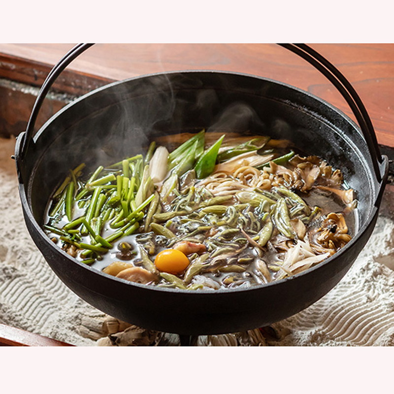 白神特選 じゅんさい鍋セット じゅんさい美人 2～3人前 セット 詰め合わせ じゅんさい 白神地鶏肉 稲庭うどん 鶏鍋 鍋セット 地鶏 鍋 スープ 具材 野菜付き 鍋物 ジュンサイ 秋田県 能代市