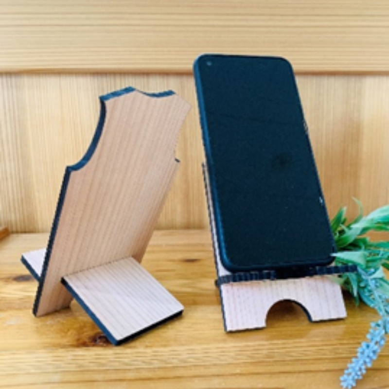 背番号が選べる！バスケユニフォーム型スマホスタンド 秋田杉 背番号「5」