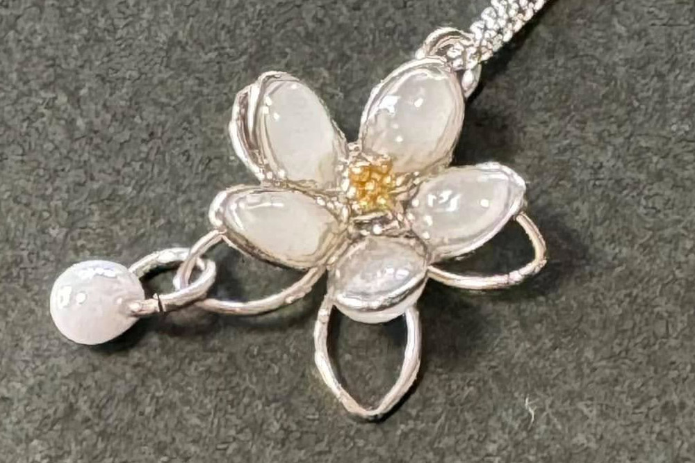 【izu-3】お米の花咲くネックレス【秋田県横手市産あきたこまち使用】