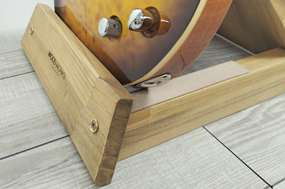 ギタースタンド 1本掛 エレキギター用【本体：ライトブラウン】