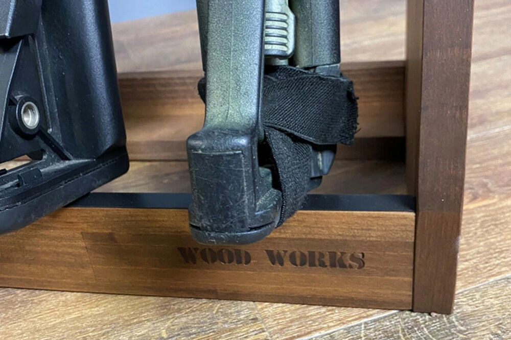 WOOD WORKS ガンラック ライフルスタンド 3丁掛【本体:ミリタリーグリーン】完成品 [WOOD WORKS ウッドワークス 日本製 ガンラック サバゲー ミリタリー ライフル エアガン 電動ガン ガスガン 飾る 収納 インテリア]