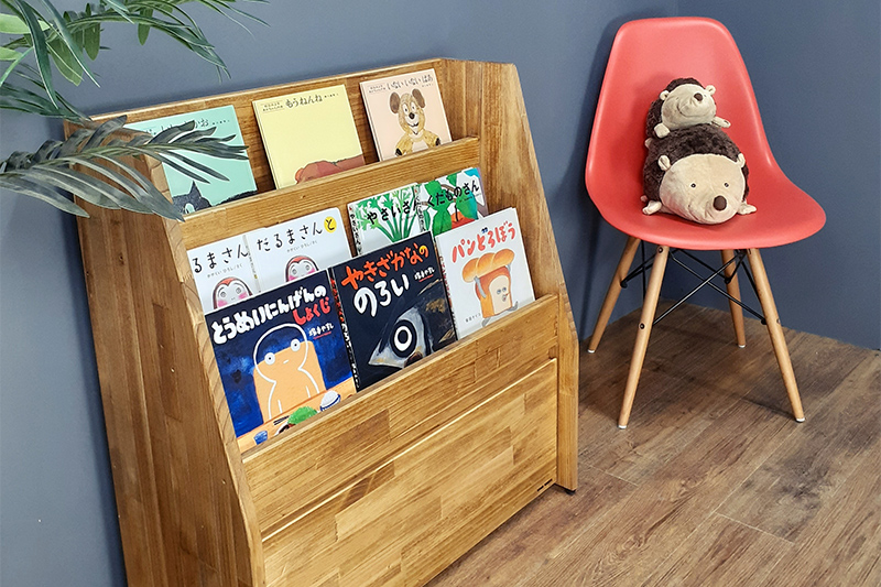 絵本棚(マガジンラック) 【本体：ライトブラウン】