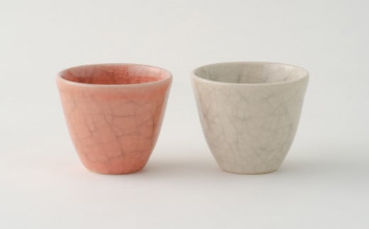 100P6603 氷裂貫入釉ぐい呑み紅白セット桐箱入り