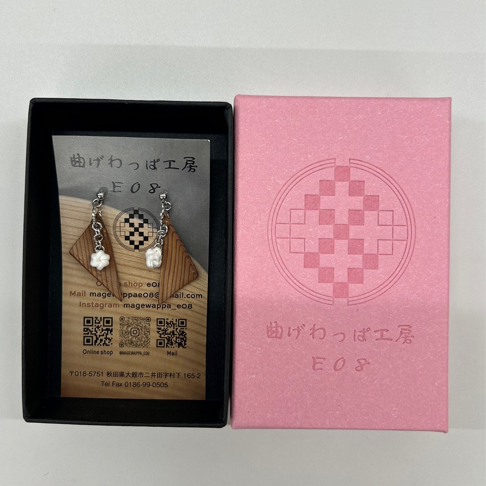 【曲げわっぱアクセサリー】カービングタイプ　ピアス真鍮タイプ　【65P6020】