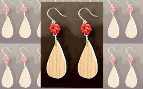 65P6004 曲げわっぱアクセサリー　雫型ピアス　【樹脂フックタイプ】