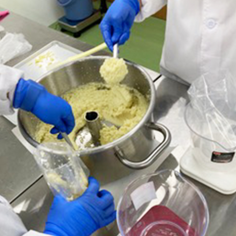 あきたしらかみにんにく 冷凍ペースト 1kg（約200g×5袋）　60P3218