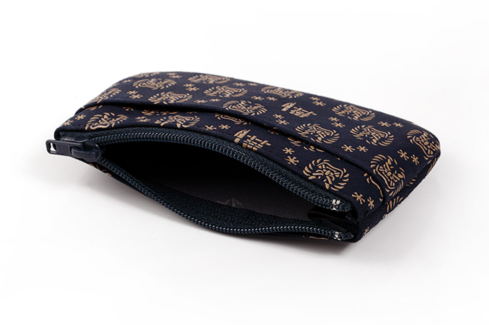 なまはげ館オリジナルデザイン印伝 小銭入れ（ファスナー・紺） 和柄